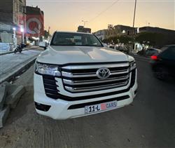تۆیۆتا لاند کروزەر
